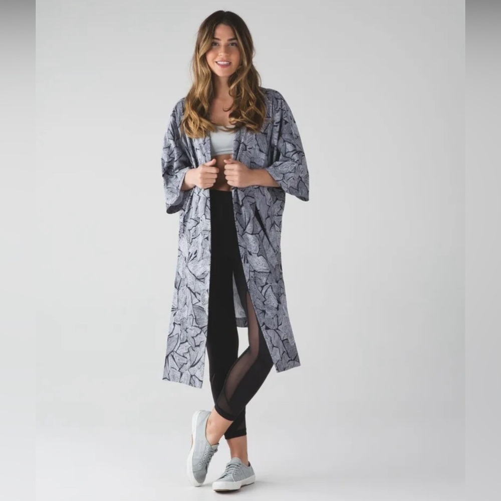 Lululemon Athletica Yoga Haven Kimono Size 6
